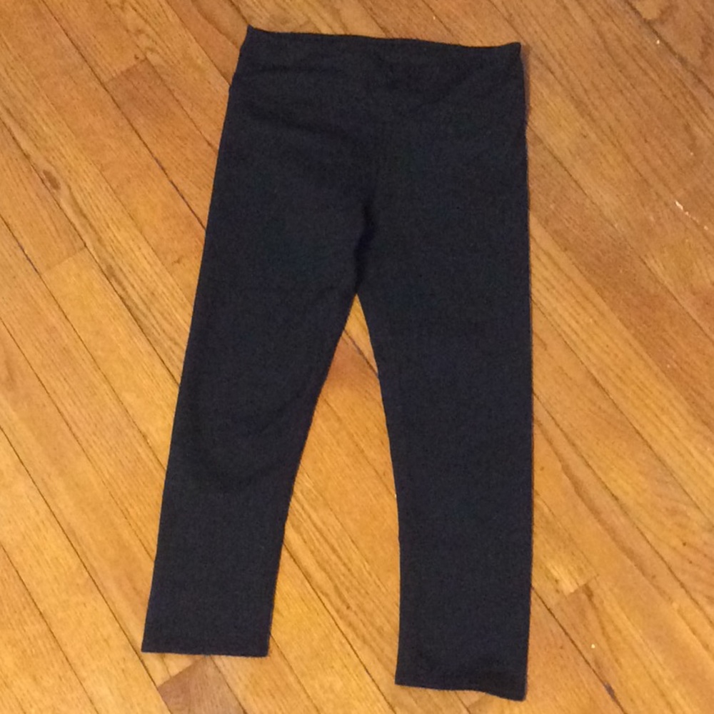 Fabletics cropped leggings